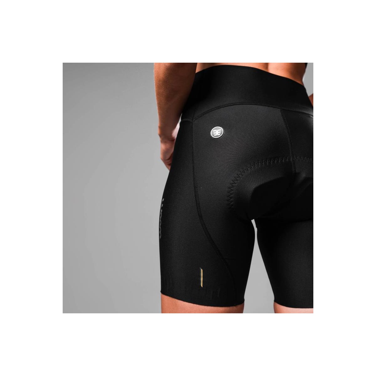 BERMUDA CICLISMO WOOM SUPREME FEMININA 2024