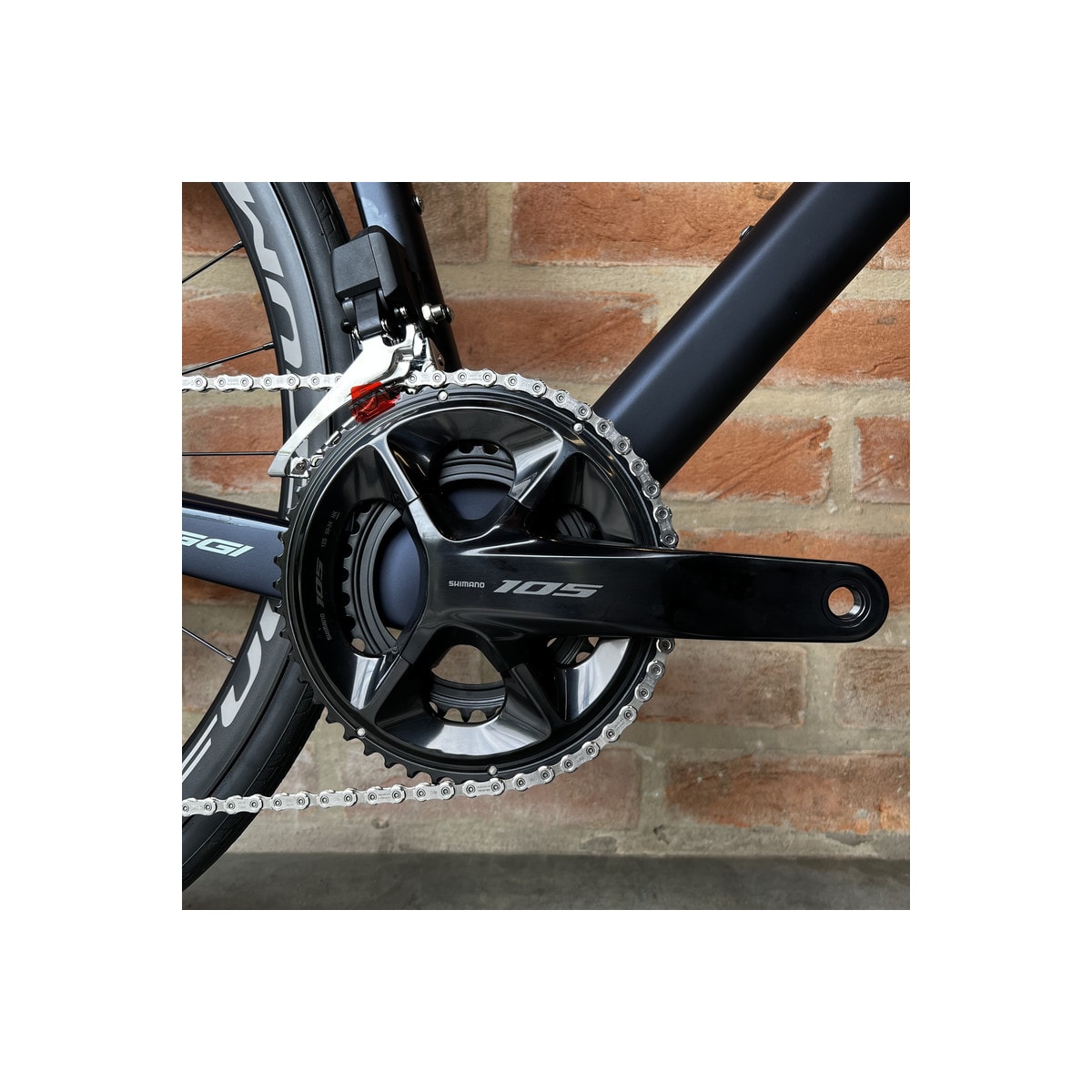 BICICLETA OGGI CADENZA 500 105 DI2 2025