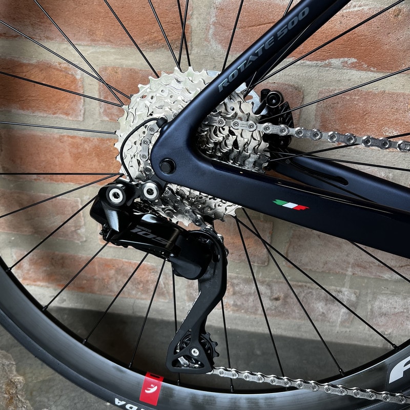 BICICLETA OGGI CADENZA 500 105 DI2 2025