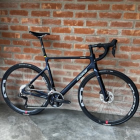 BICICLETA OGGI CADENZA 500 105 DI2 2025