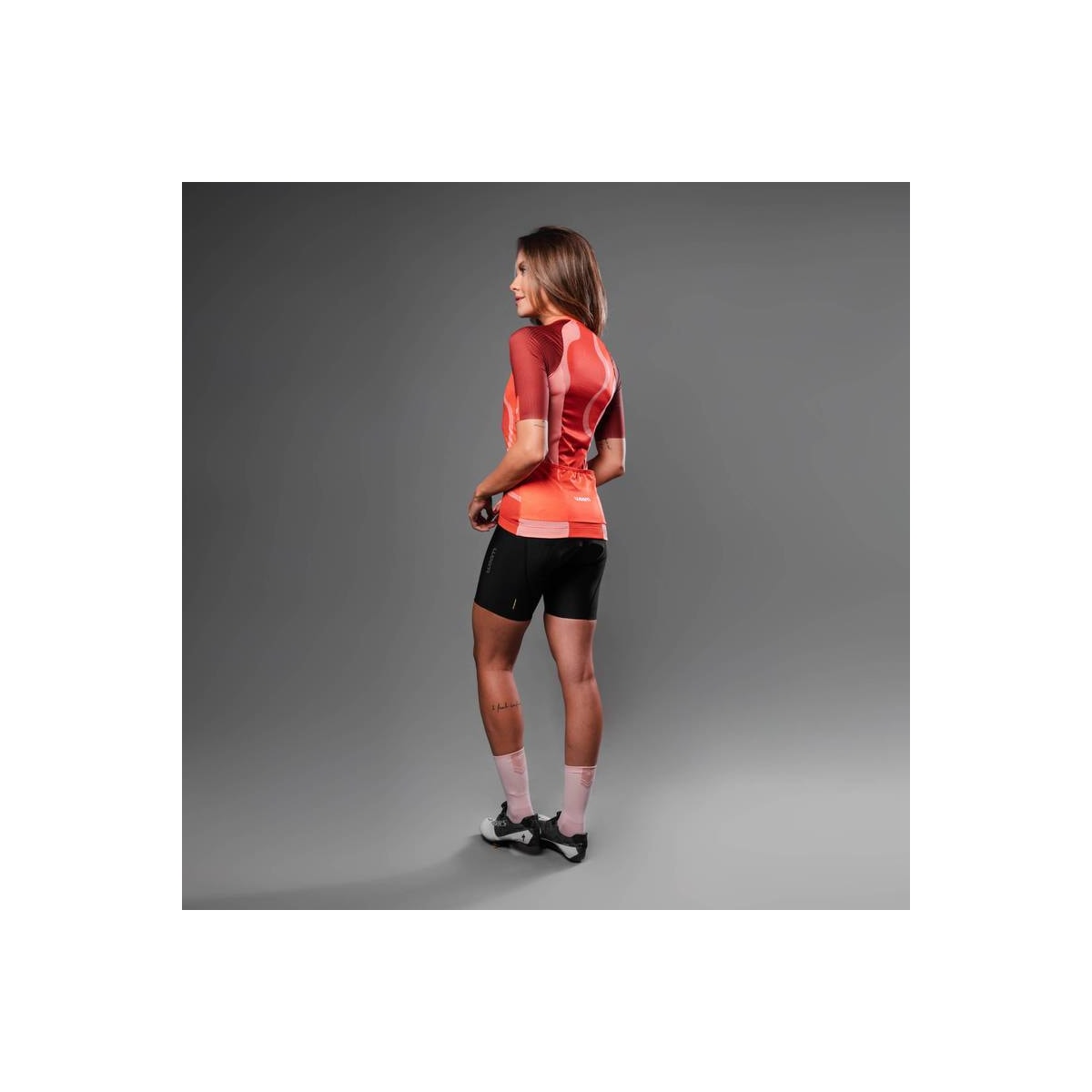 CAMISA CICLISMO WOOM SUPREME EXPLORE 2024 FEMININA