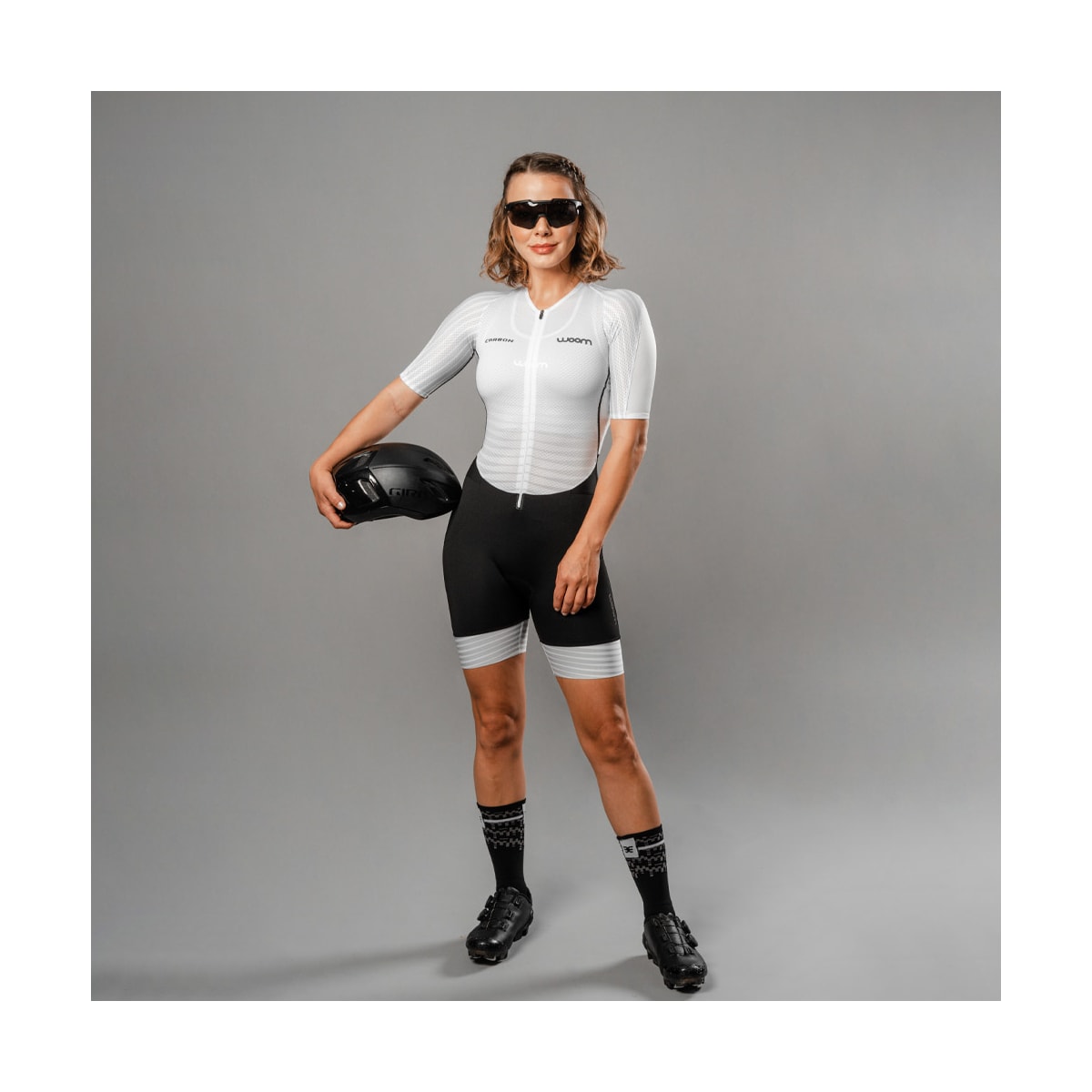 MACAQUINHO WOOM TRIATHLON C/ MANGA CARBON STORM ICE FEMININO 2023
