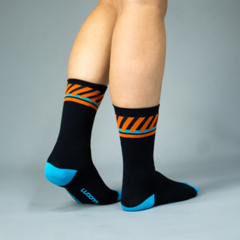 MEIA CICLISMO WOOM GEARLAB PERFORMANCE UNISSEX PRETO/AZUL