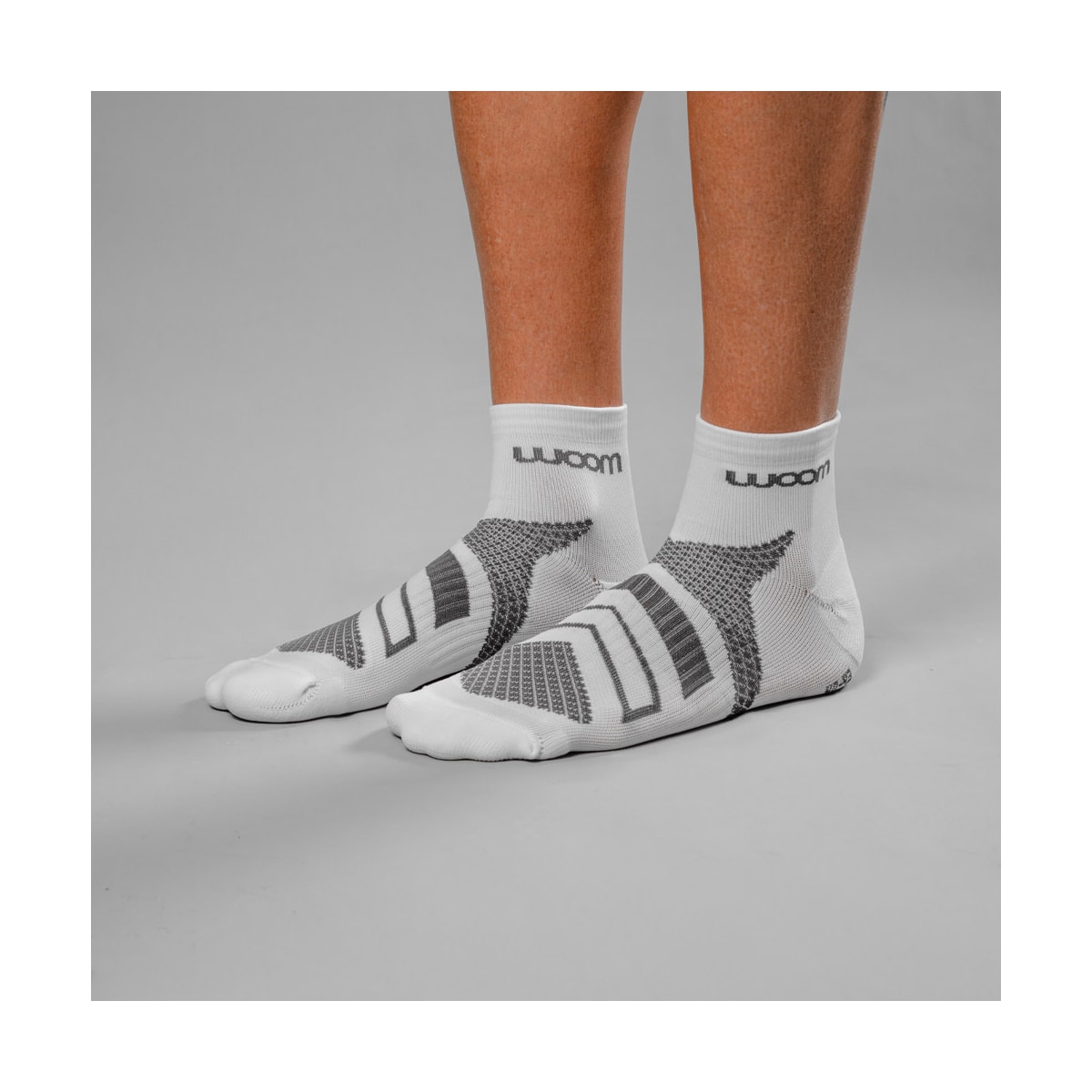 MEIA CICLISMO WOOM RUNNING CANO CURTO MASCULINA COR:BRANCA TAMANHO:39-44