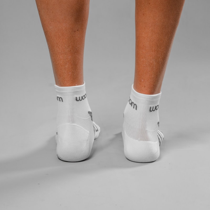 MEIA CICLISMO WOOM RUNNING CANO CURTO MASCULINA COR:BRANCA TAMANHO:39-44