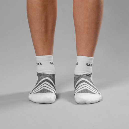 MEIA CICLISMO WOOM RUNNING CANO CURTO MASCULINA COR:BRANCA TAMANHO:39-44