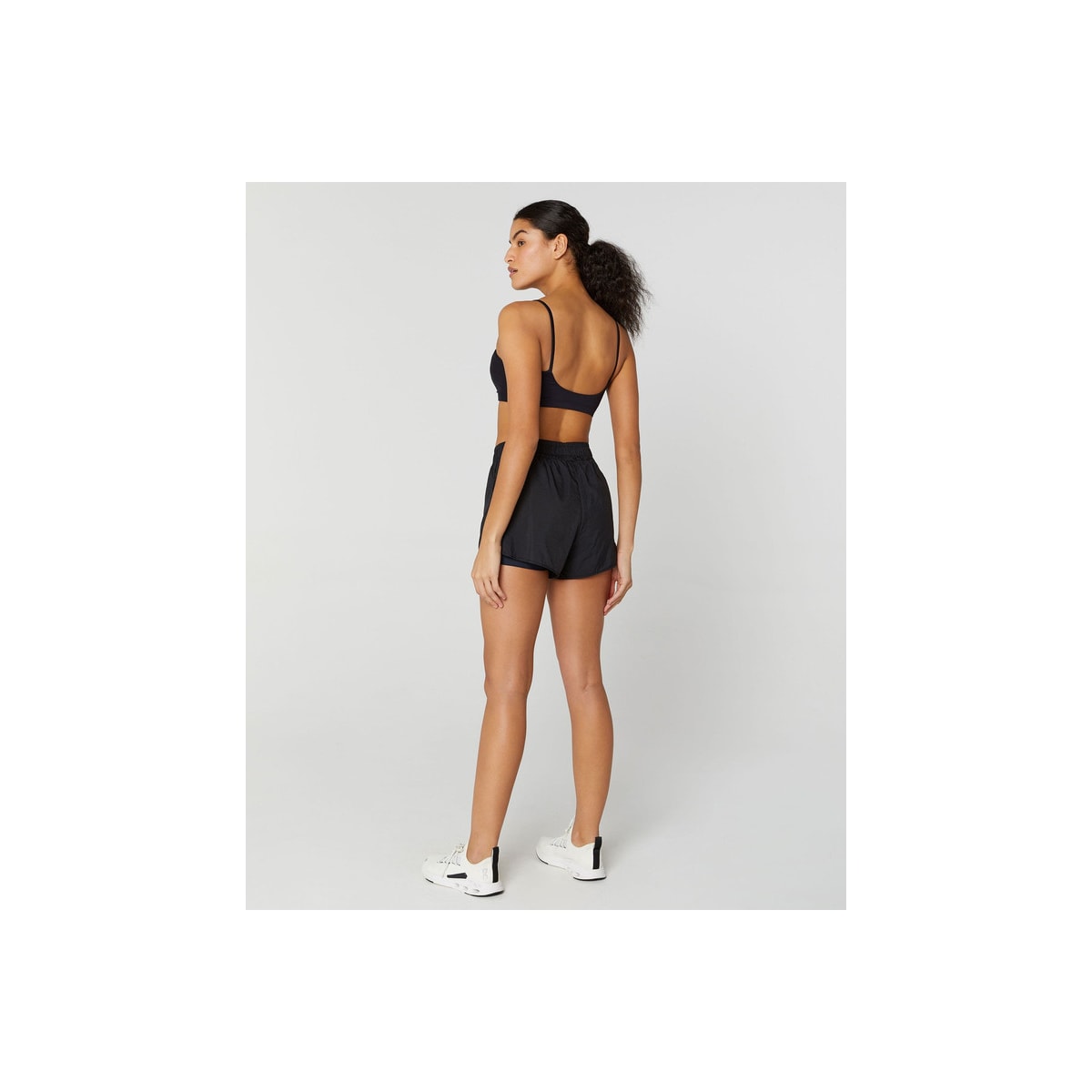 SHORTS ALTO GIRO ETERNO SOBREPOSTO ABERTO LATERAL FEMININO