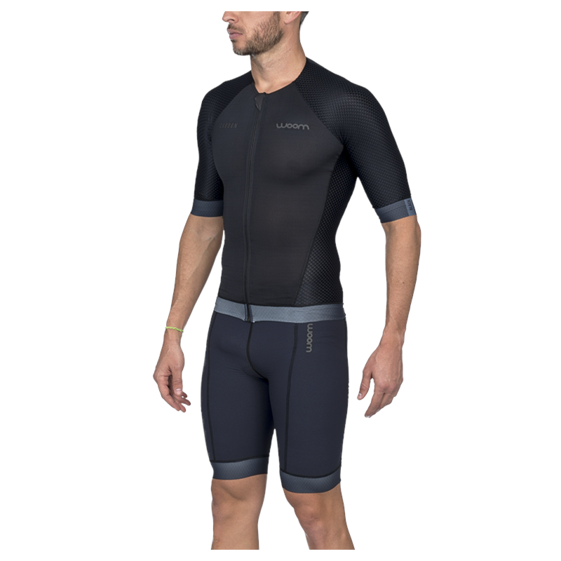TOP TRIATHLON WOOM CARBON BLACK C/ MANGA MASCULINO