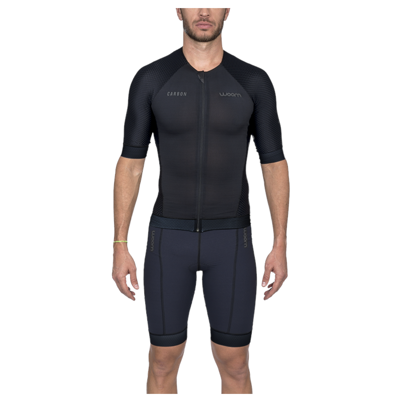 TOP TRIATHLON WOOM CARBON BLACK C/ MANGA MASCULINO
